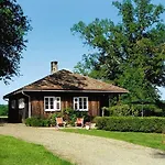 Domaine Prive Pour 28 Personnes Avec Piscine Chauffee Holiday home Eygurande-et-Gardedeuil