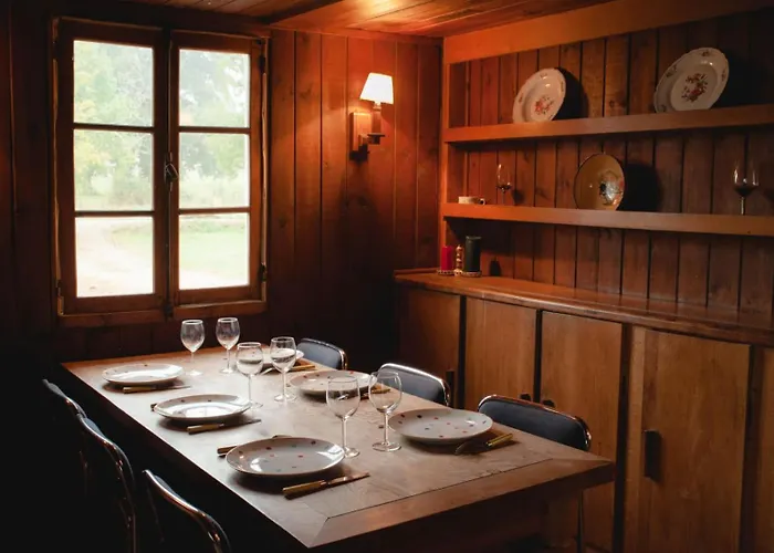 Domaine Prive Pour 28 Personnes Avec Piscine Chauffee