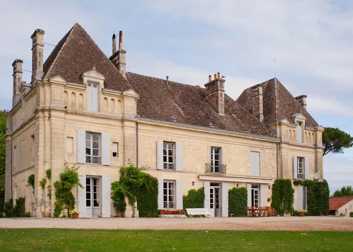 Domaine Prive Pour 28 Personnes Avec Piscine Chauffee